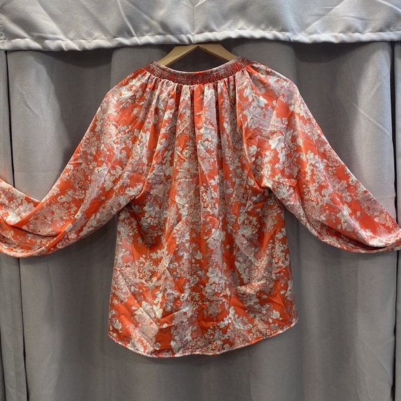 Evereve flowy long sleeve top - Picture 3 of 3